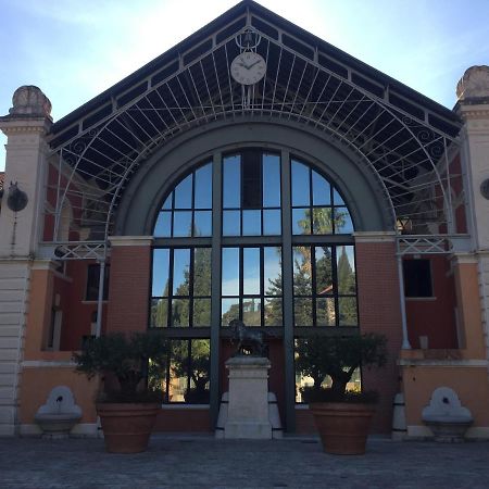 Апартаменты Manege Godillot Йер Экстерьер фото